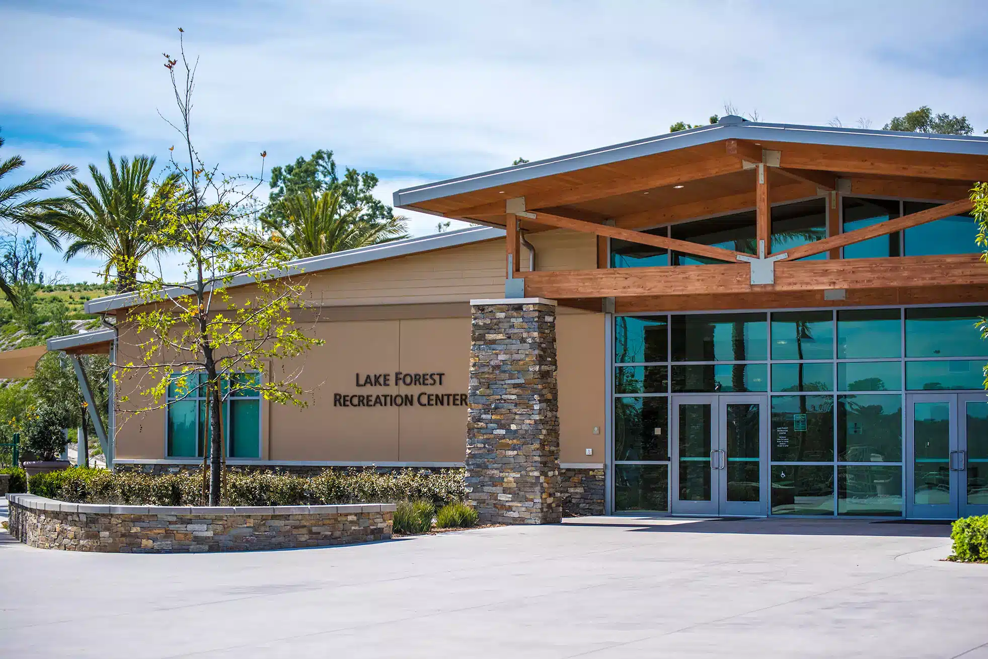 exterior sidewalk view of the lake forest recreation center building