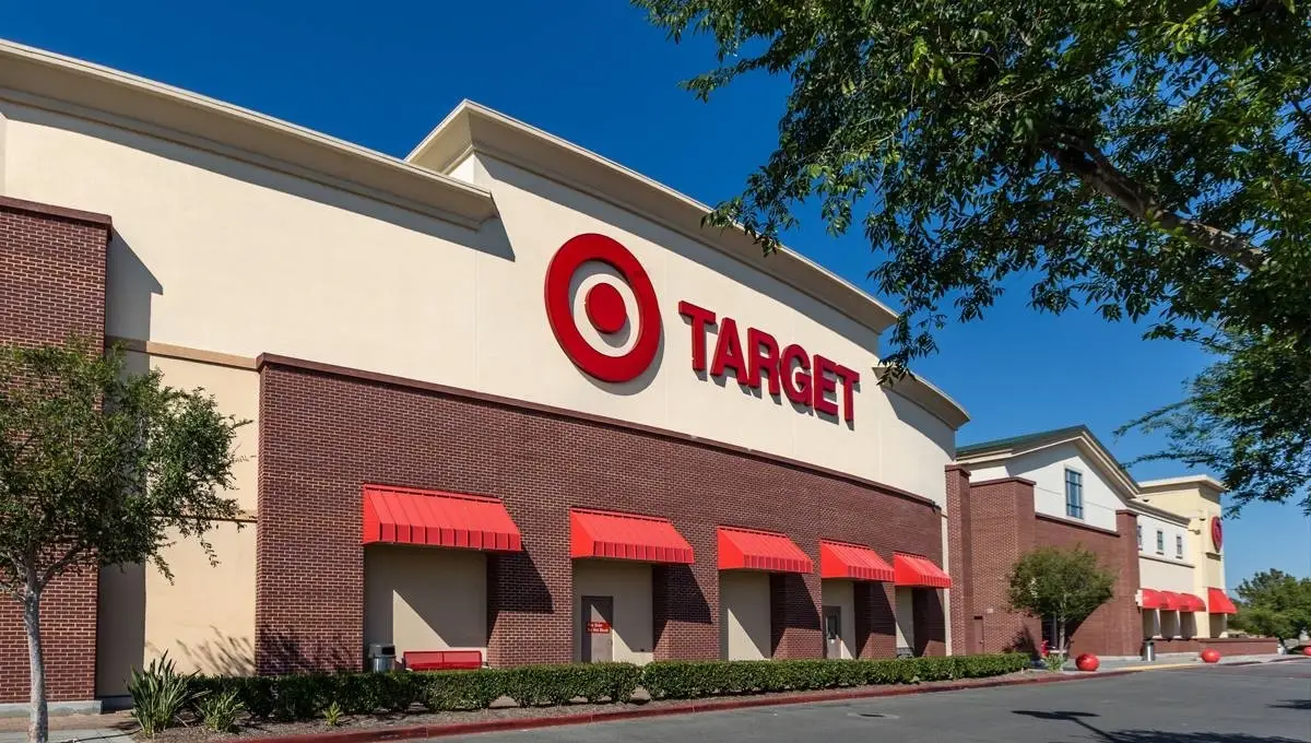 Exterior View of Target storefront from parking lot at Amerige Heights Town Center