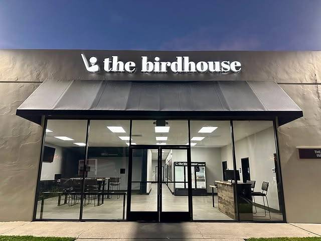 The Birdhouse Indoor Golf featured image