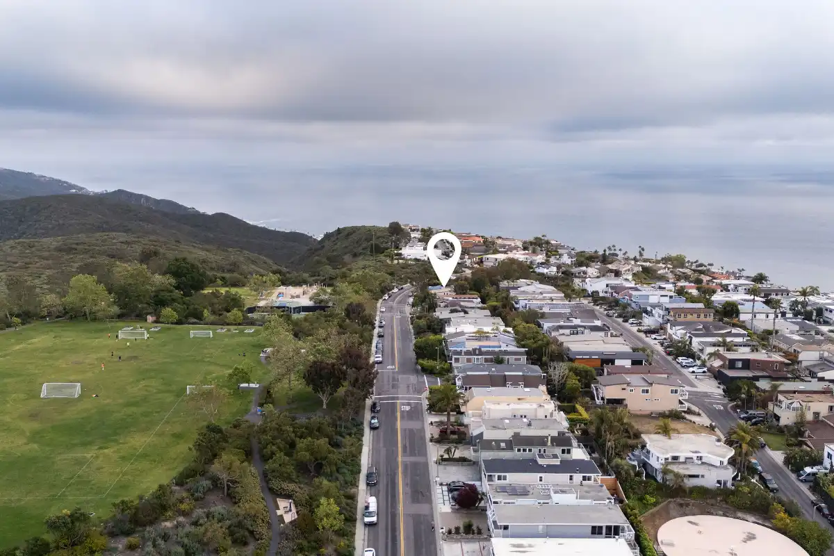 Brad Feldman Group Top Laguna Beach Realtor 865 Balboa Ave web 25