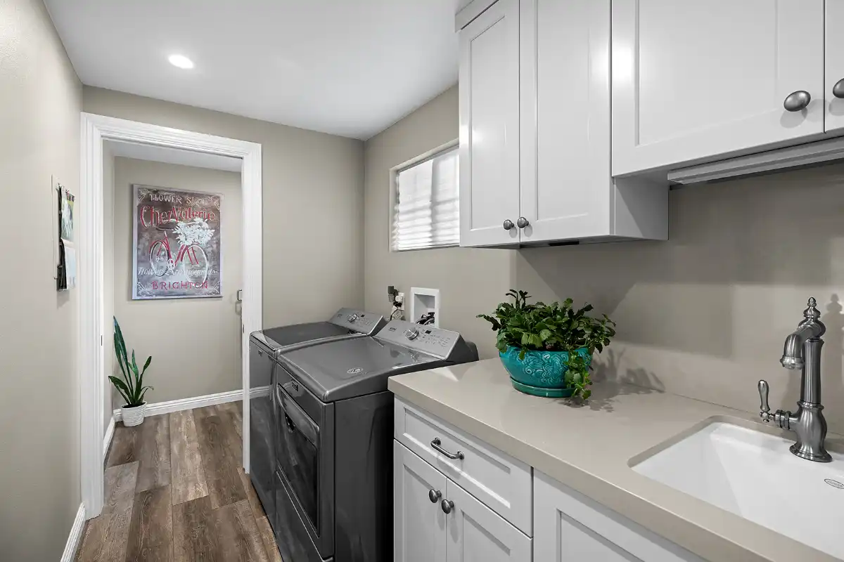 Brad Feldman Group Top Fullerton Realtor 1113 N Raymond Ave web 16