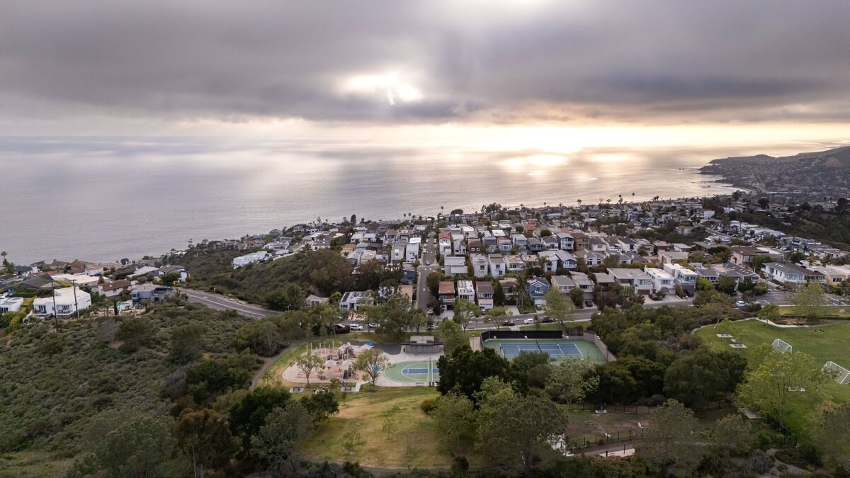 Brad Feldman Group Top Laguna Beach Realtor 865 Balboa Ave 49