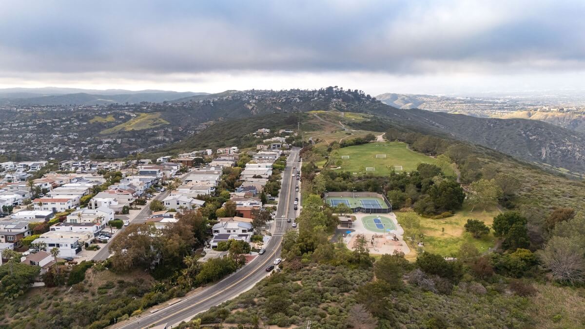 Brad Feldman Group Top Laguna Beach Realtor 865 Balboa Ave 51