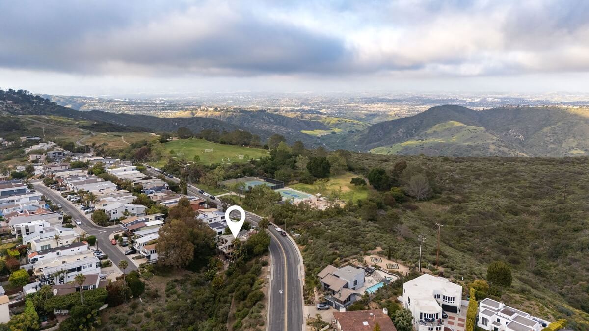 Brad Feldman Group Top Laguna Beach Realtor 865 Balboa Ave 54