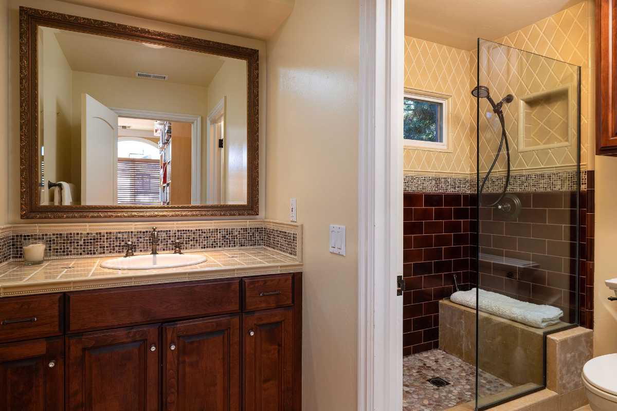 Brad Feldman Group Top Laguna Hills Realtor 25281 Derbyhill Dr web 30