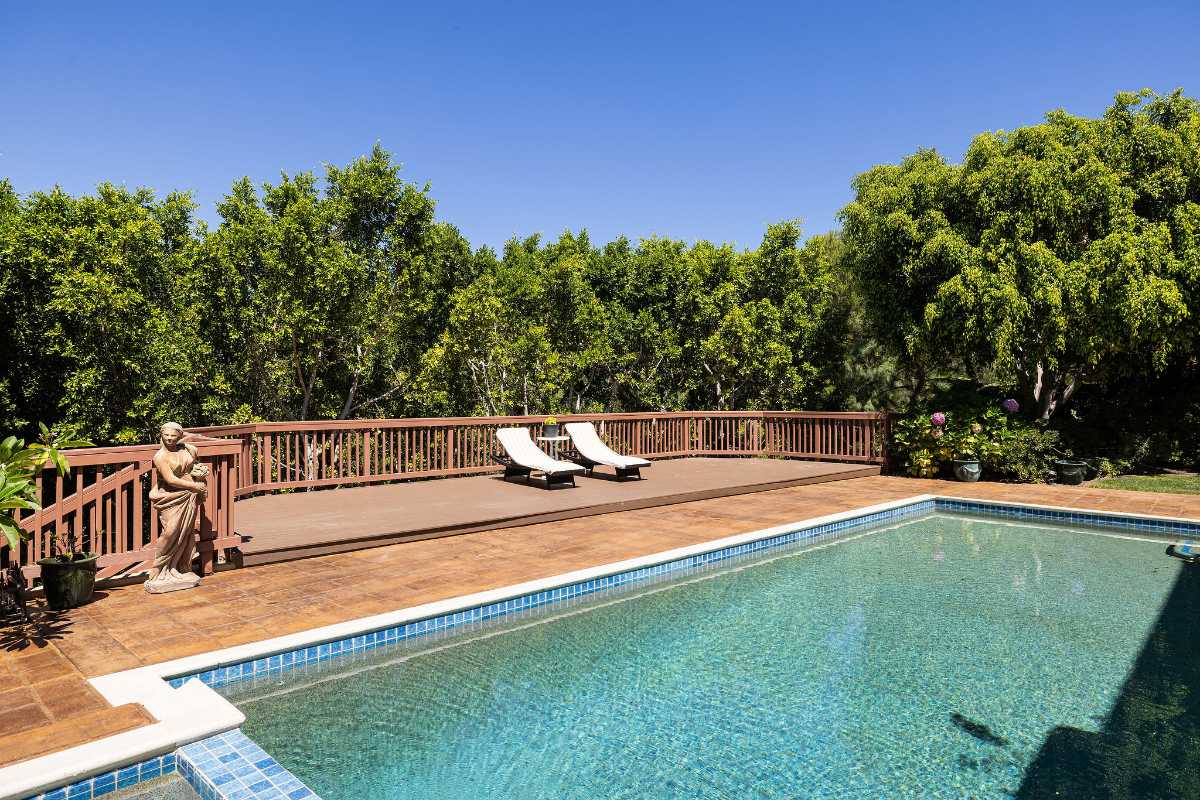 Brad Feldman Group Top Laguna Hills Realtor 25281 Derbyhill Dr web 32