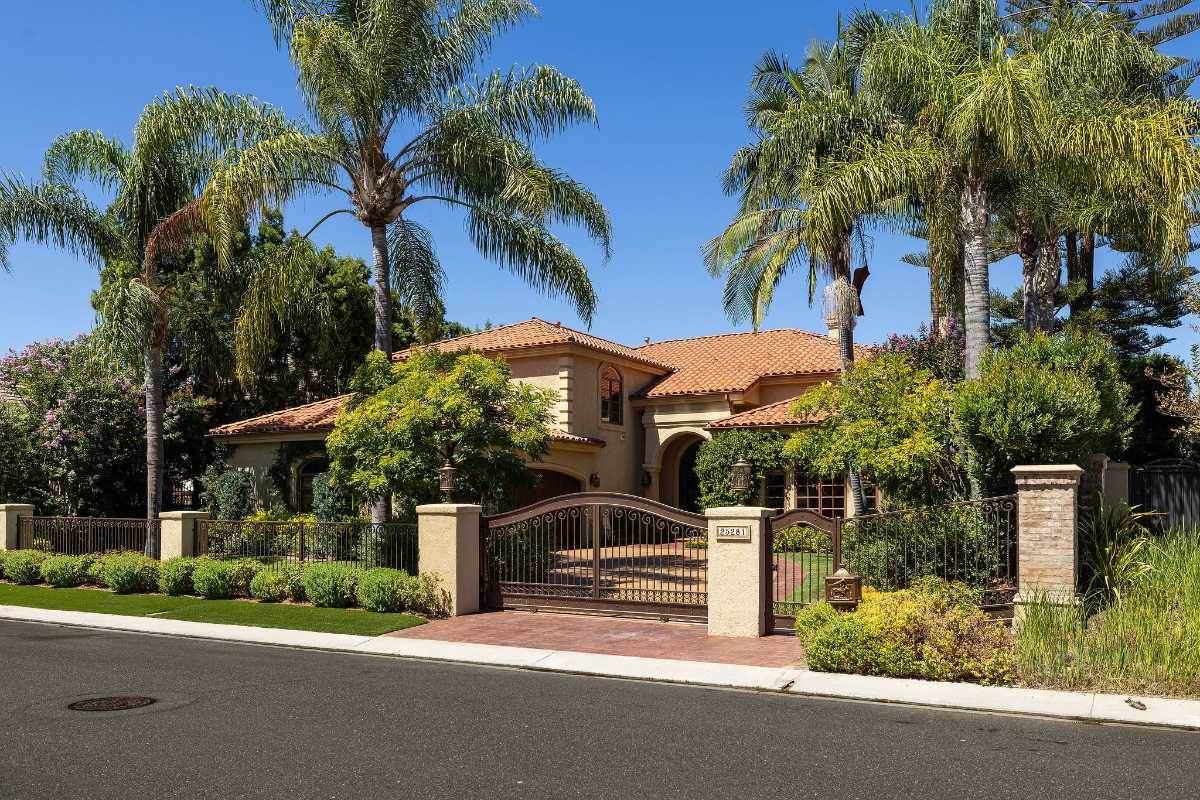 Brad Feldman Group Top Laguna Hills Realtor 25281 Derbyhill Dr web 35