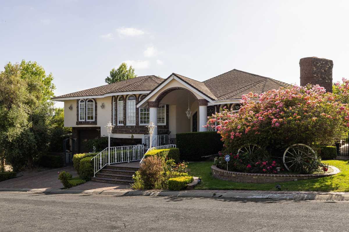 Brad Feldman Group Top Laguna Hills Realtor 26421 Broken Bit Ln web 01