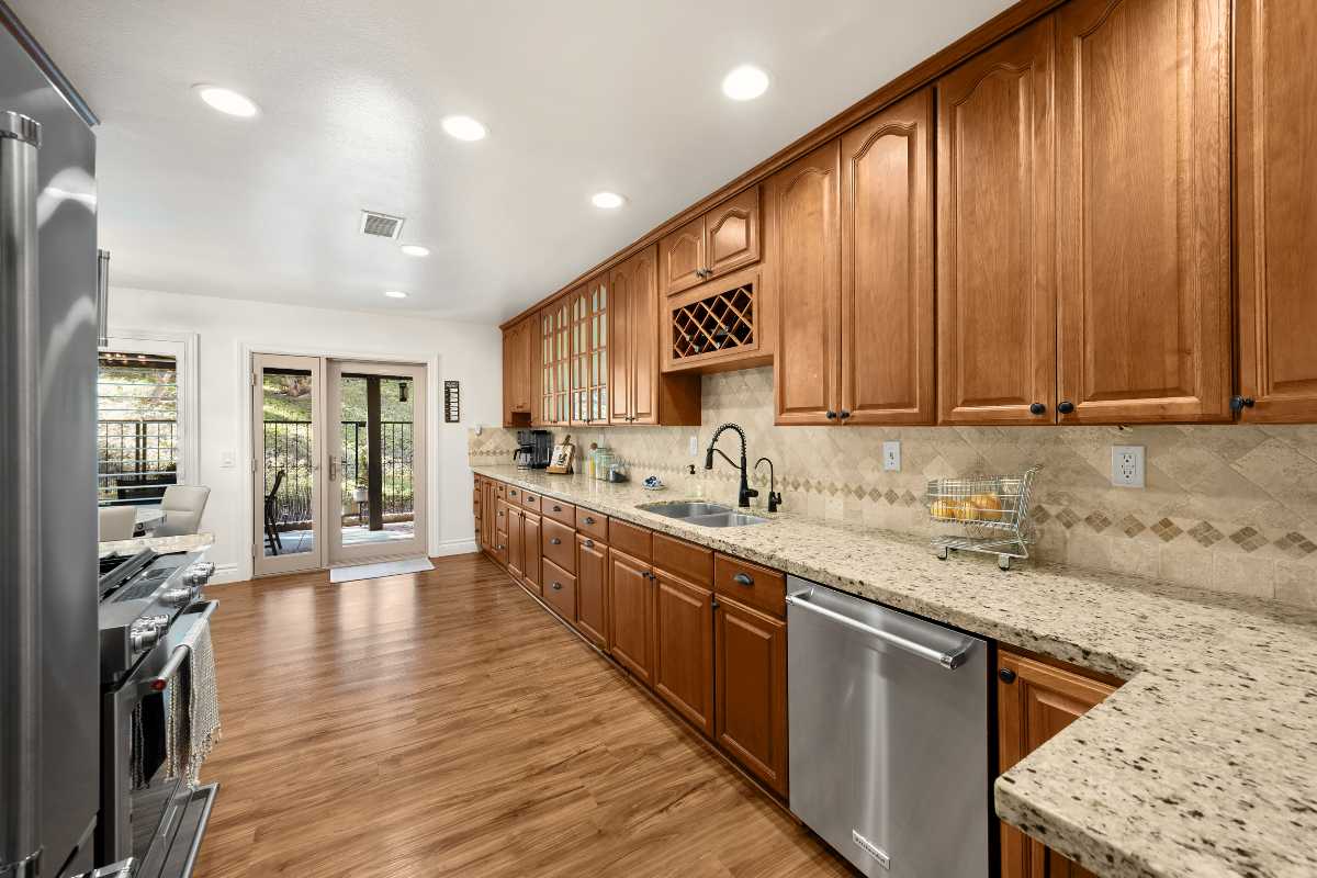 Brad Feldman Group Top Anaheim Realtor 647 S Iron Horse Ln web 07