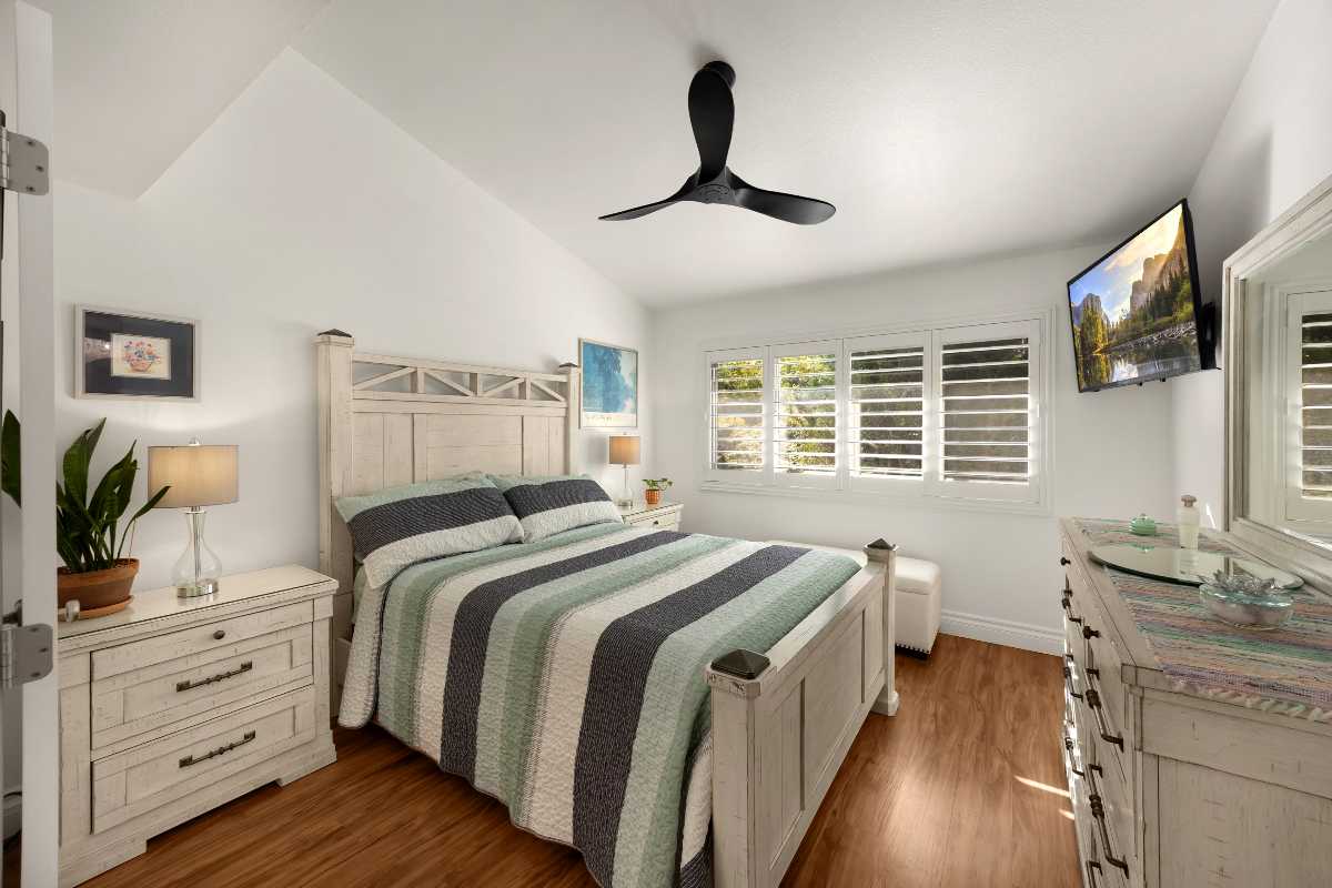 Brad Feldman Group Top Anaheim Realtor 647 S Iron Horse Ln web 09