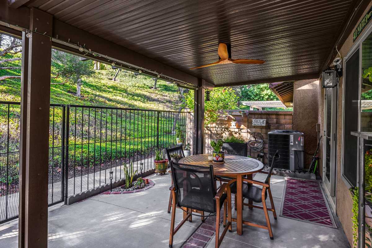 Brad Feldman Group Top Anaheim Realtor 647 S Iron Horse Ln web 17