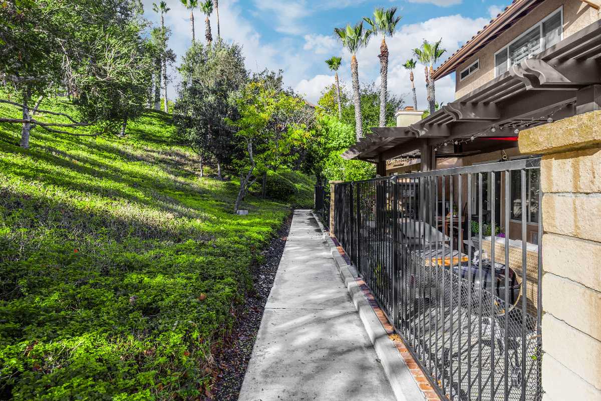 Brad Feldman Group Top Anaheim Realtor 647 S Iron Horse Ln web 18