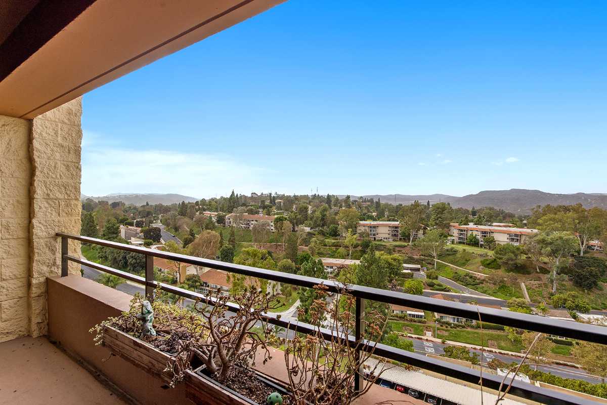 Brad Feldman Group Top Laguna Woods Realtor 24055 Paseo Del Lago Unit 1355 web 05