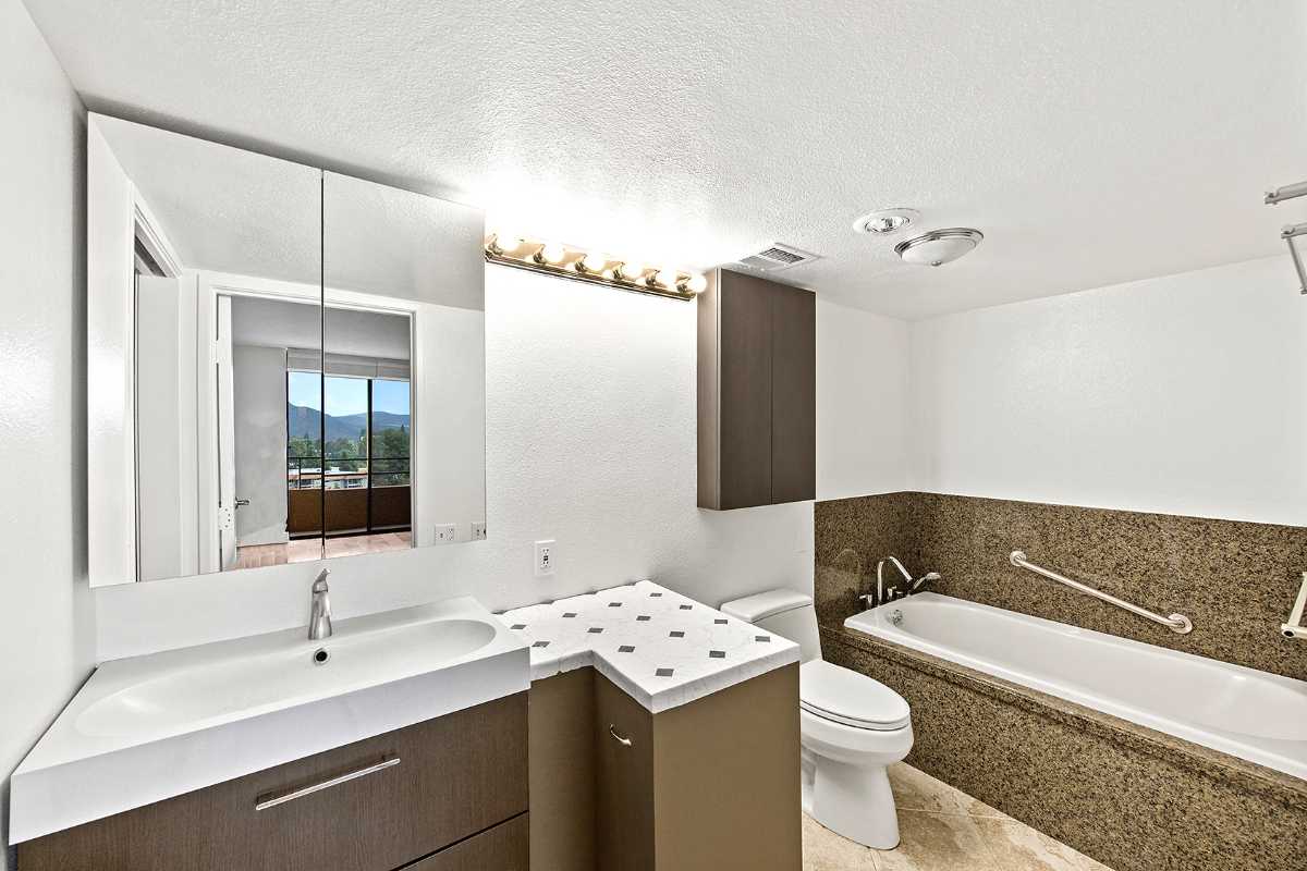 Brad Feldman Group Top Laguna Woods Realtor 24055 Paseo Del Lago Unit 1355 web 09