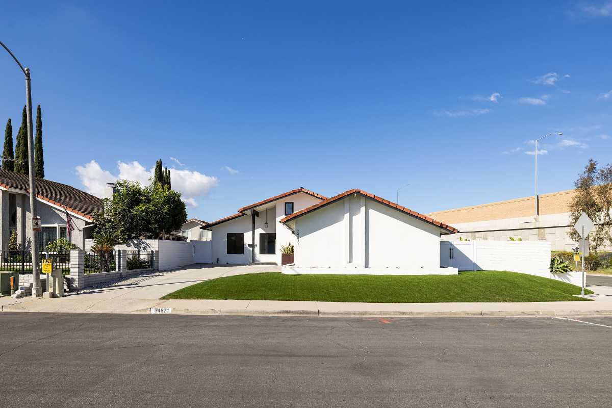 Brad Feldman Group Top Laguna Hills Realtor 24871 Overland Dr web 01