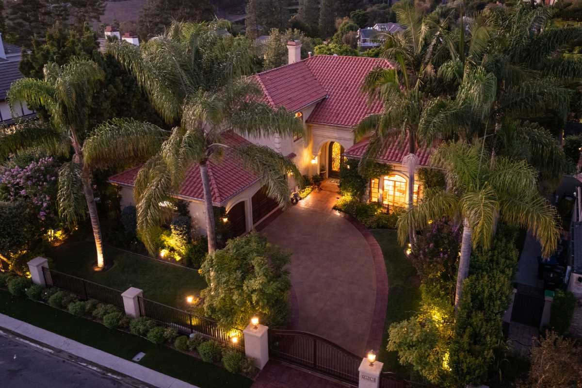 Luxury home in Laguna Hills sold by top local realtor agents in OC, the Brad Feldman Group