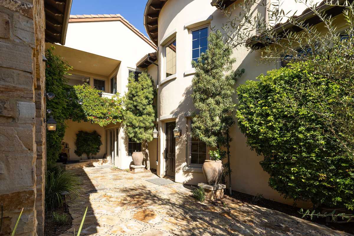 Brad Feldman Group Top Laguna Hills Realtor 25152 Anvil Cir web 22