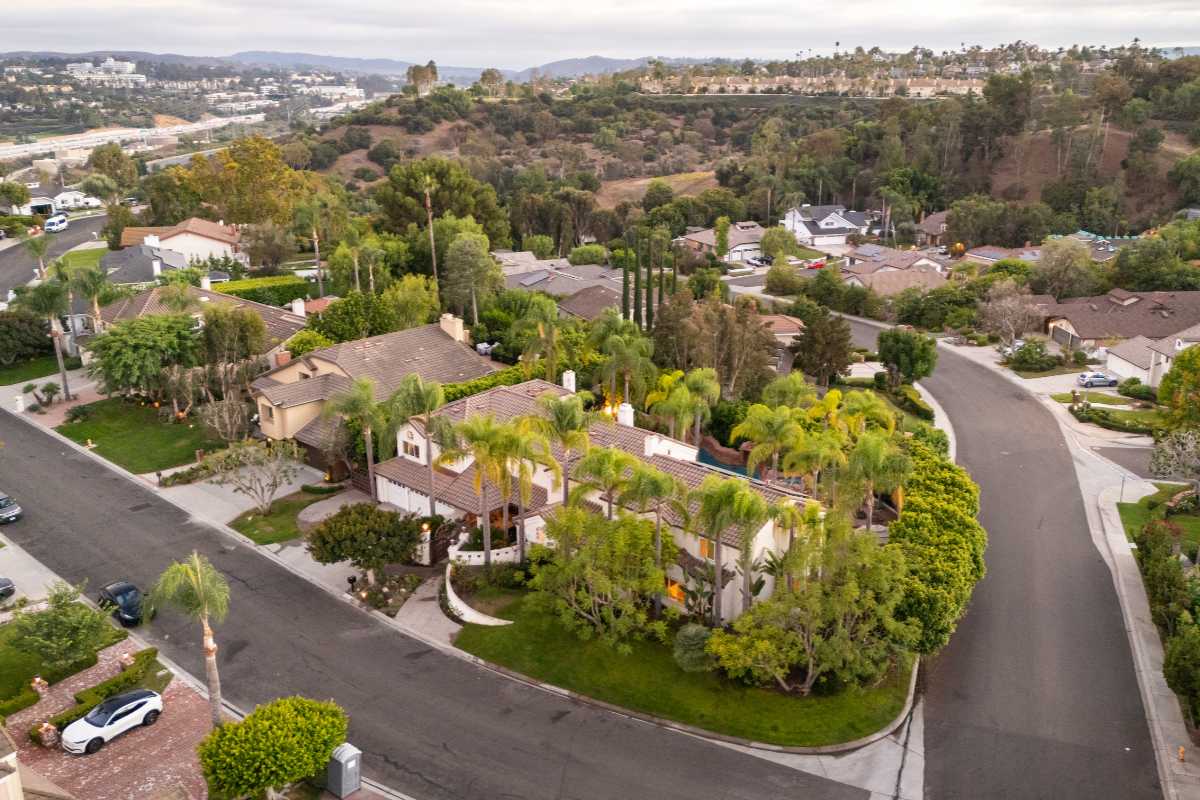 Brad Feldman Group Top Laguna Hills Realtor 26041 Spur Branch Ln web 45