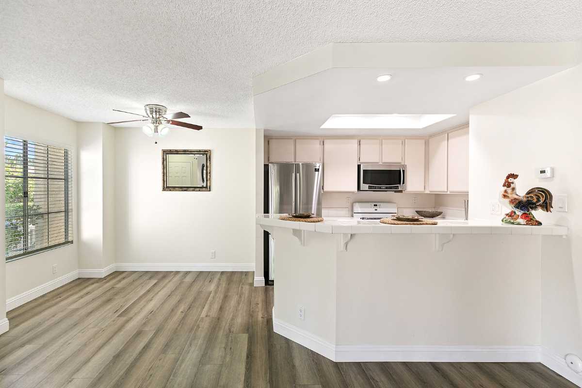 Brad Feldman Group Top Laguna Hills Realtor 26572 Las Palmas Unit 2 web 11