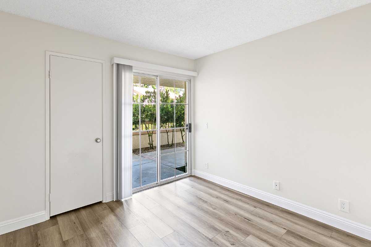 Brad Feldman Group Top Laguna Hills Realtor 26572 Las Palmas Unit 2 web 13