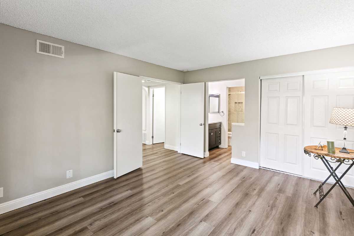 Brad Feldman Group Top Laguna Hills Realtor 26572 Las Palmas Unit 2 web 15