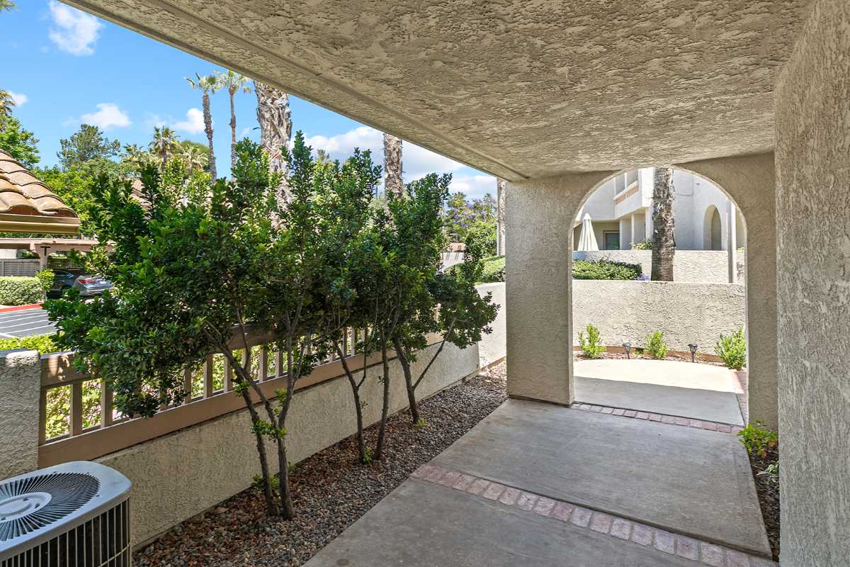 Brad Feldman Group Top Laguna Hills Realtor 26572 Las Palmas Unit 2 web 21