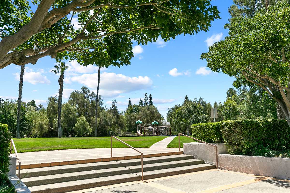 Brad Feldman Group Top Laguna Hills Realtor 26572 Las Palmas Unit 2 web 23