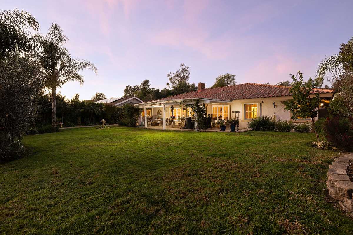 Brad Feldman Group Top Laguna Hills Realtor 24972 Buckboard Ln web 02