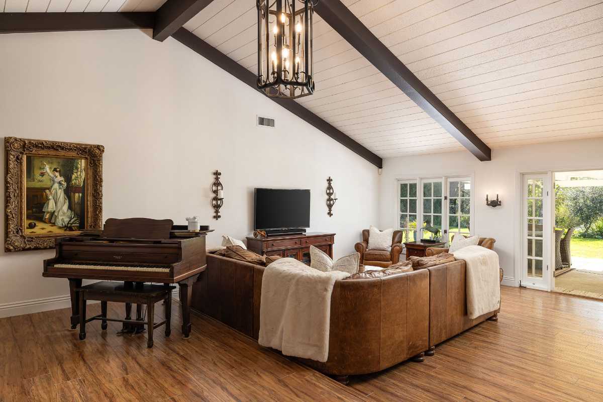 Brad Feldman Group Top Laguna Hills Realtor 24972 Buckboard Ln web 06