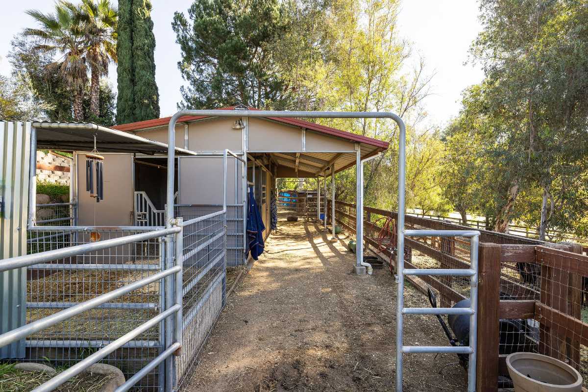 Brad Feldman Group Top Laguna Hills Realtor 24972 Buckboard Ln web 32