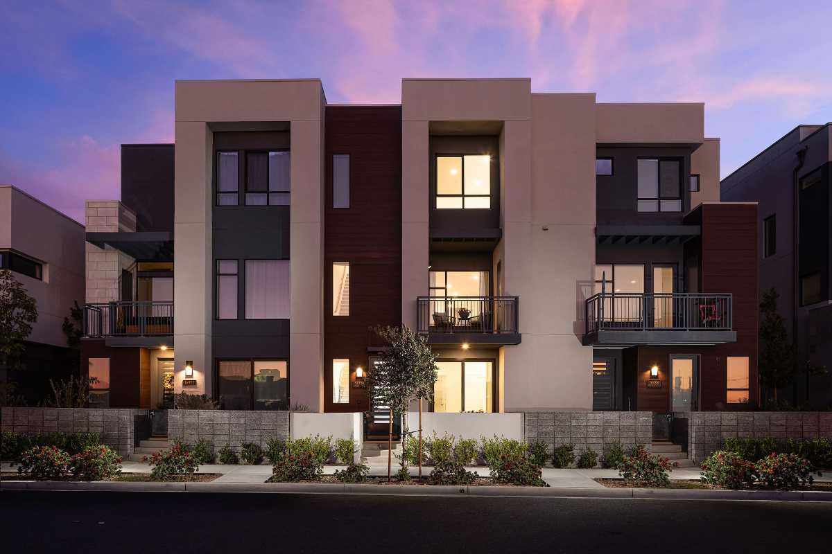 This luxury townhome in Tustin offers a sought-after lifestyle for homebuyers comparing a house vs condo in Orange County with the best local realtor agents