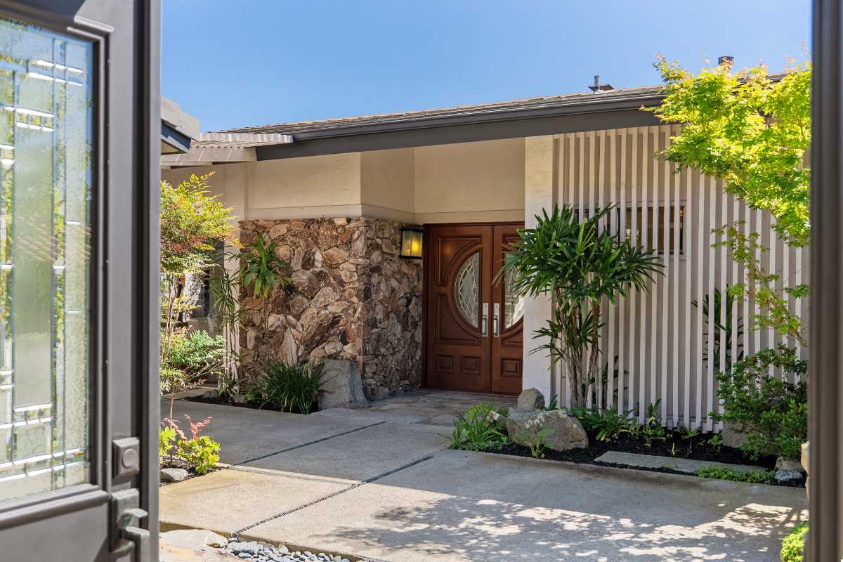 Brad Feldman Group Top Dana Point Realtor 32687 Caspian Sea Dr web 23